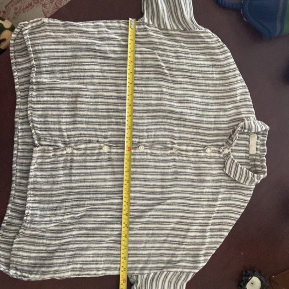 CP Shades linen blend top, size small - Picture 8 of 11